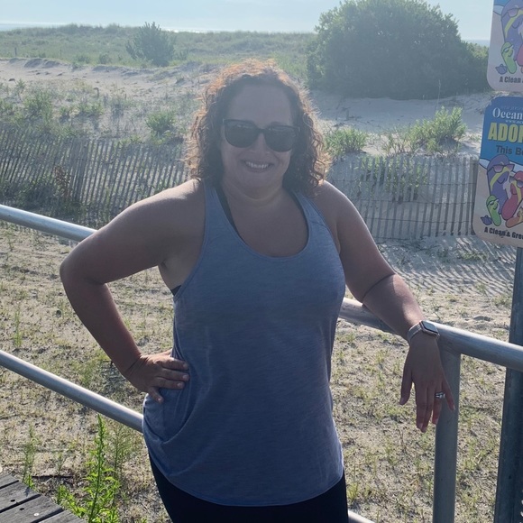 Meet your Posher, Lisa - Picture 1 of 1